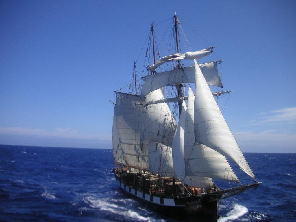 Image du Belem naviguant sur la mer